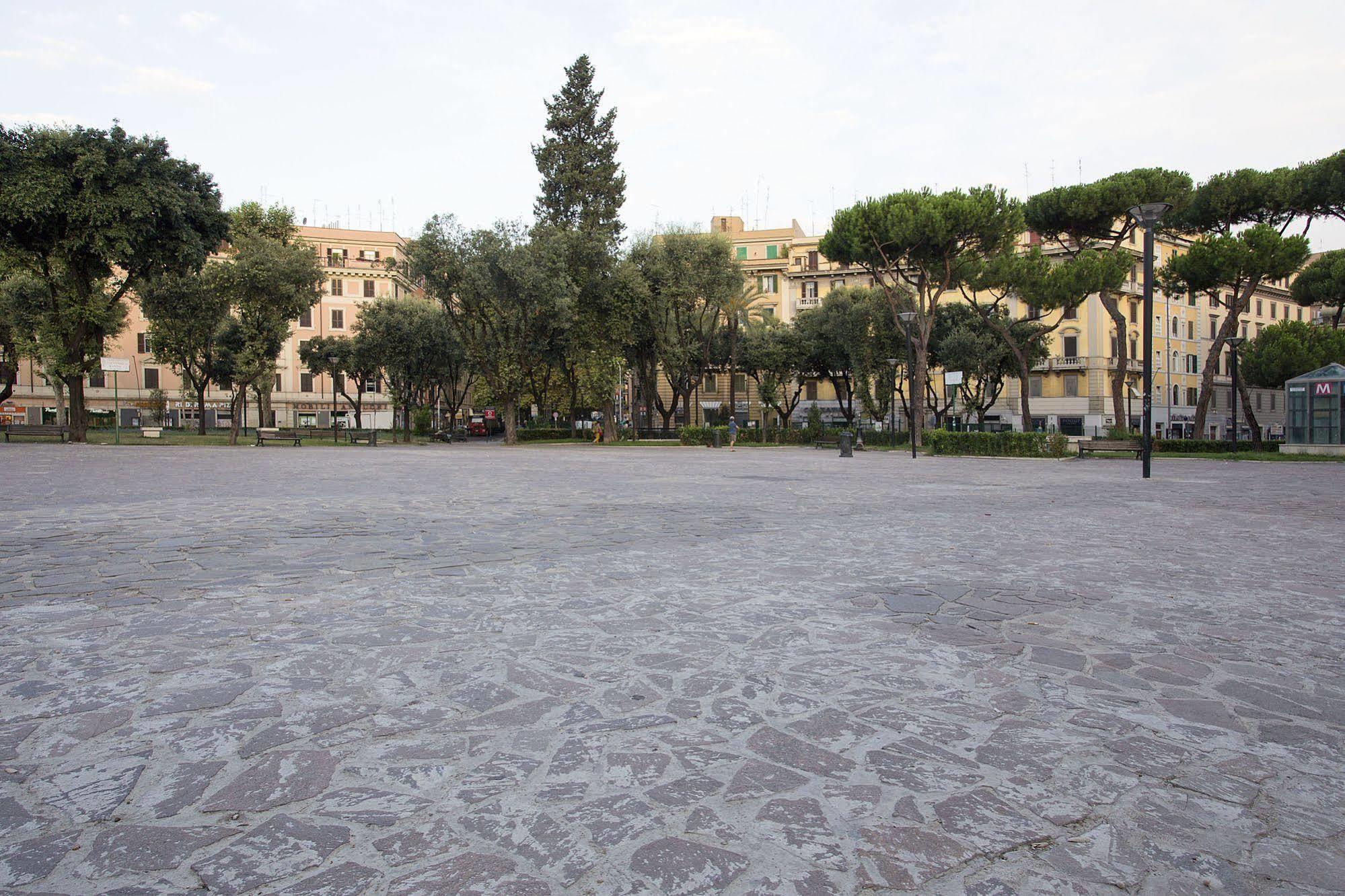 Bells Of Rome Hotel Exterior photo