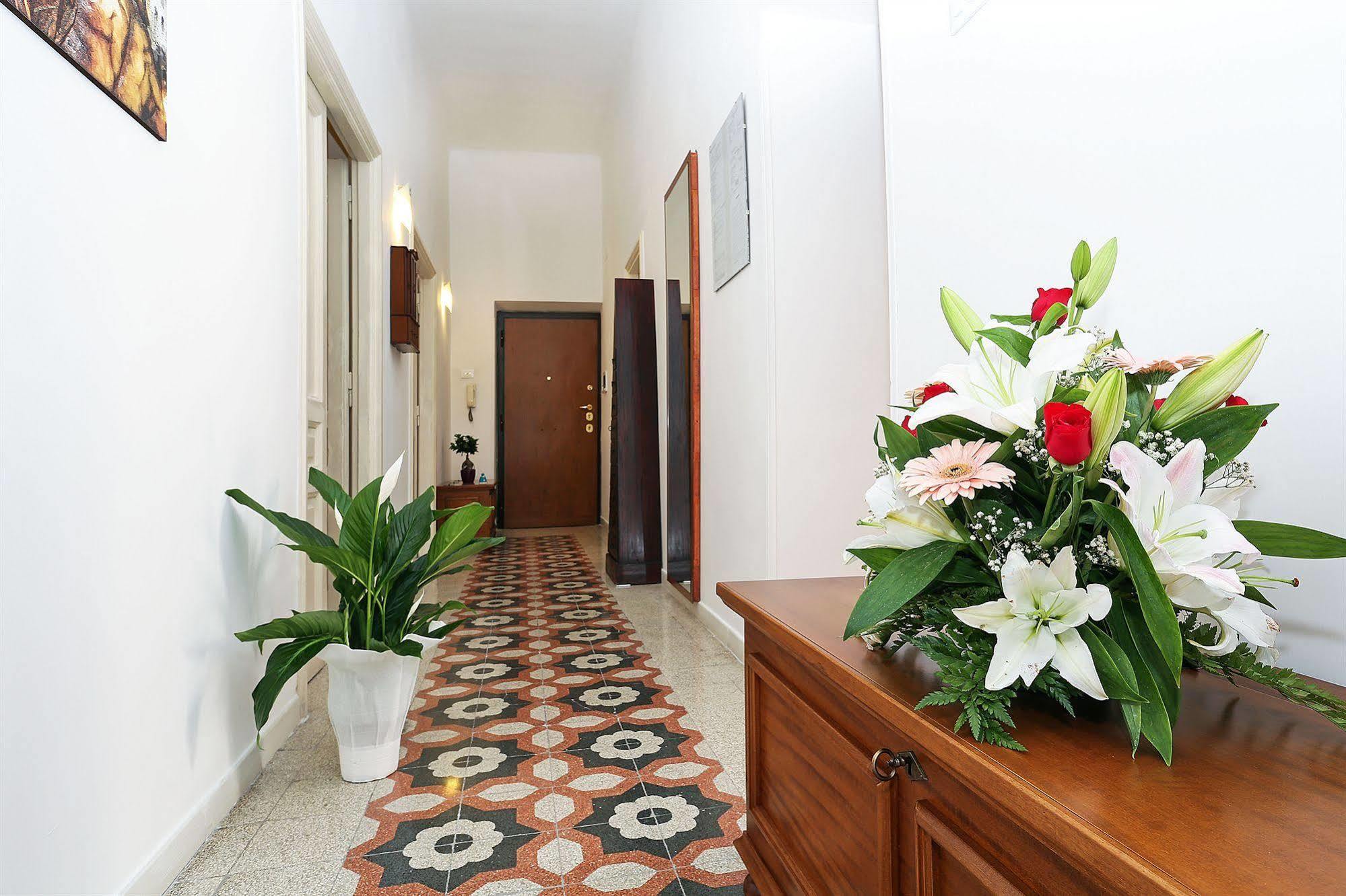 Bells Of Rome Hotel Exterior photo